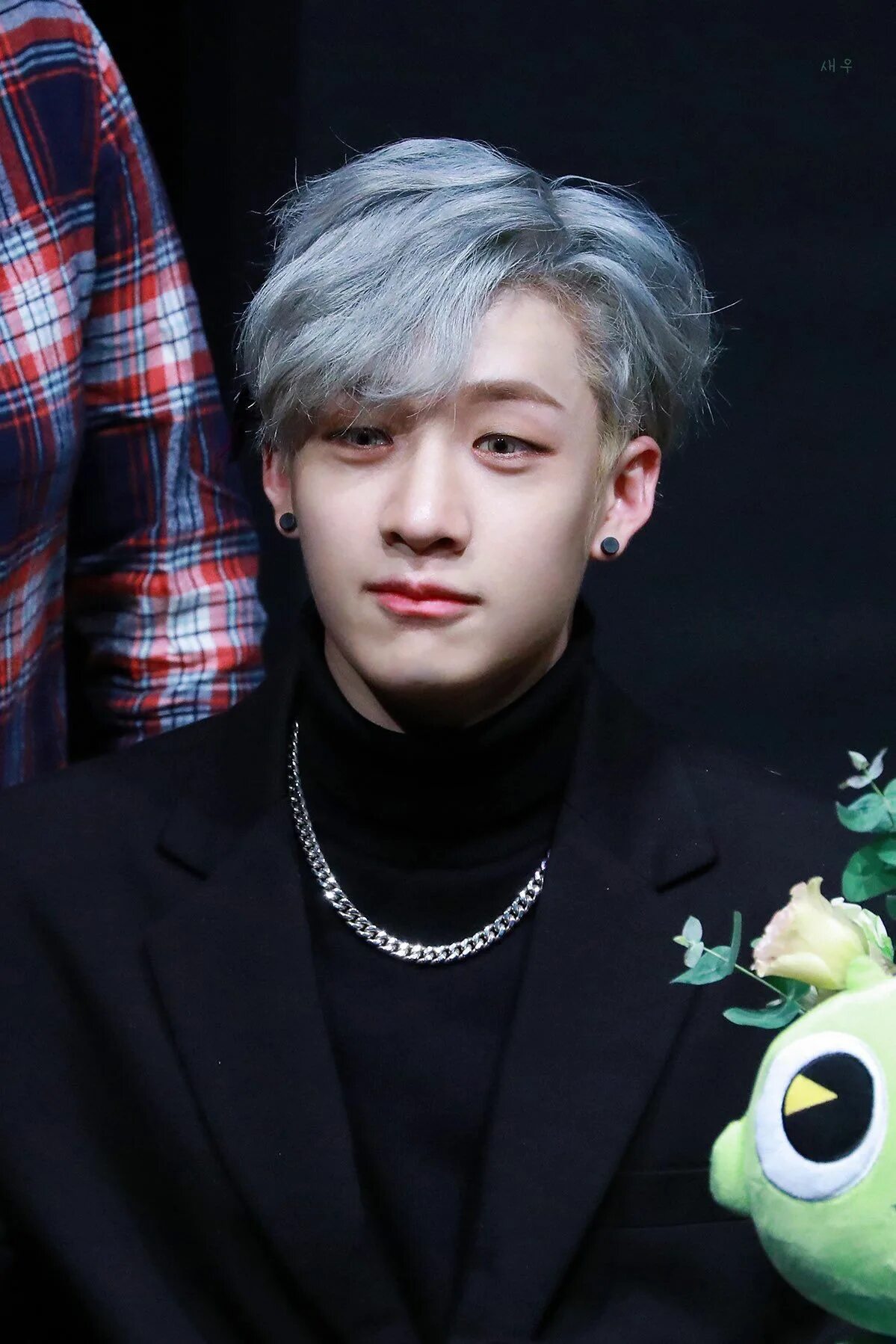 Волосы бан чана. Кореец бан чан. лидер группы stray kids банчан. бан чан из stray. бан чан синий.