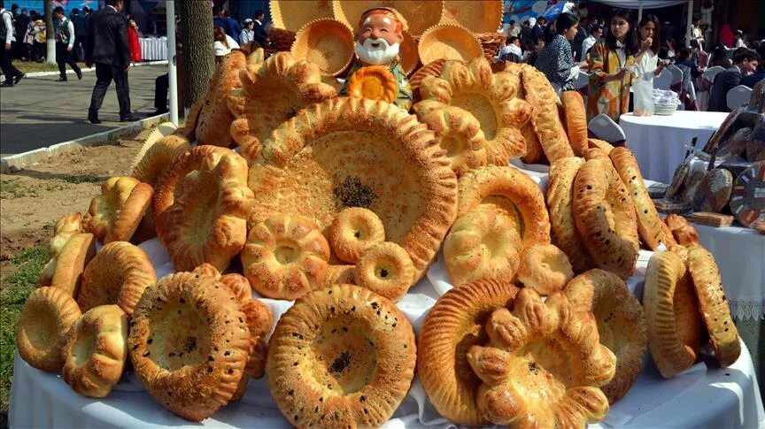 Патир нон узбекский. Патир самарканд. Нон тандир нон. Узбекский хлеб. Нон это.