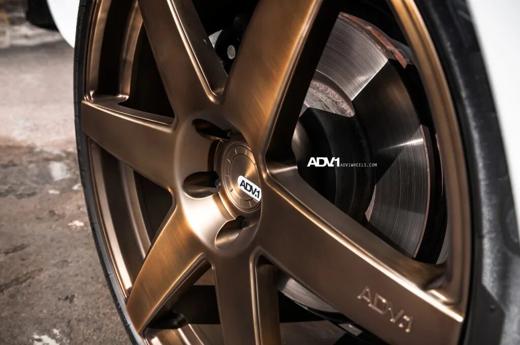 Magline r18 матовая бронза. диски цвет бронза. порошковая краска nl0063mg темная бронза бонд. Slik l186 графит. коричневые диски для автомобиля.