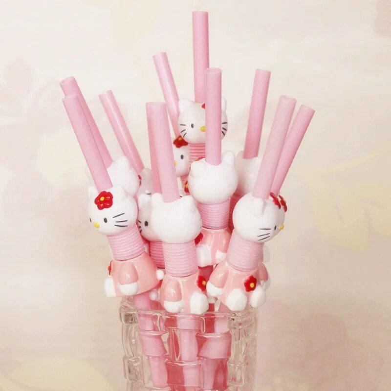 Розовые трубочки. Розовая трубочка. Трубочки для питья розовые. Сладкие пластиковые трубочки. Соломинка для питья с украшениями.