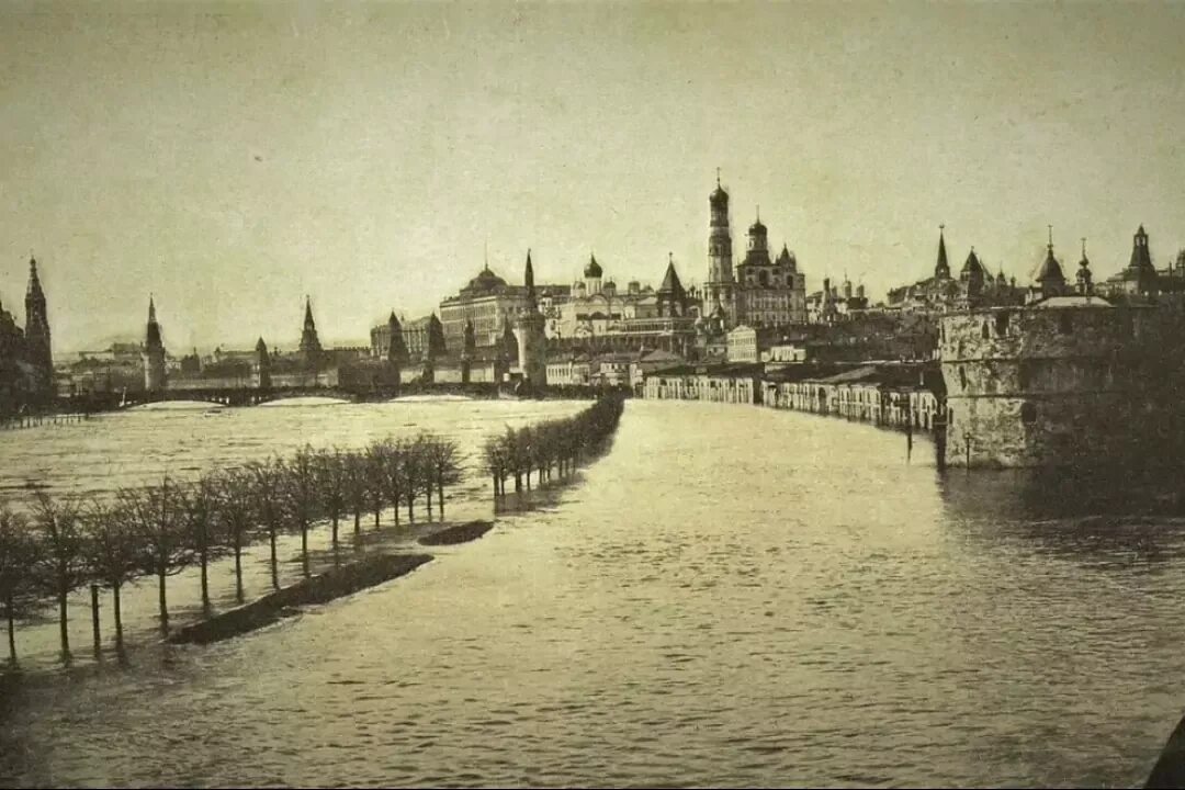 1908 год в истории. Наводнение в москве 1908. наводнение в москве 1908 года. потоп в москве 1908. наводнение 1908 года в москве кремль.