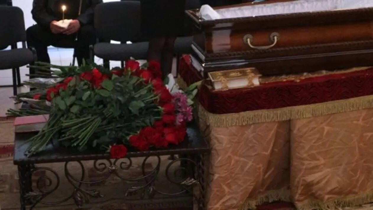 Прощание с а 50. В Златоусте простились с погибшим на Украине военнослужащим. Похороны Аллы Иошпе прощание.