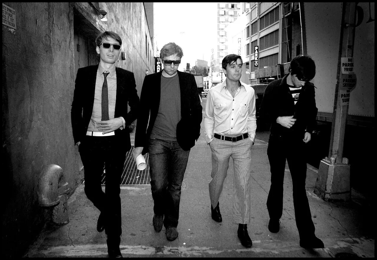 Слушать franz ferdinand. Franz ferdinand. franz ferdinand franz ferdinand. franz ferdinand 2004. ник маккарти franz ferdinand.