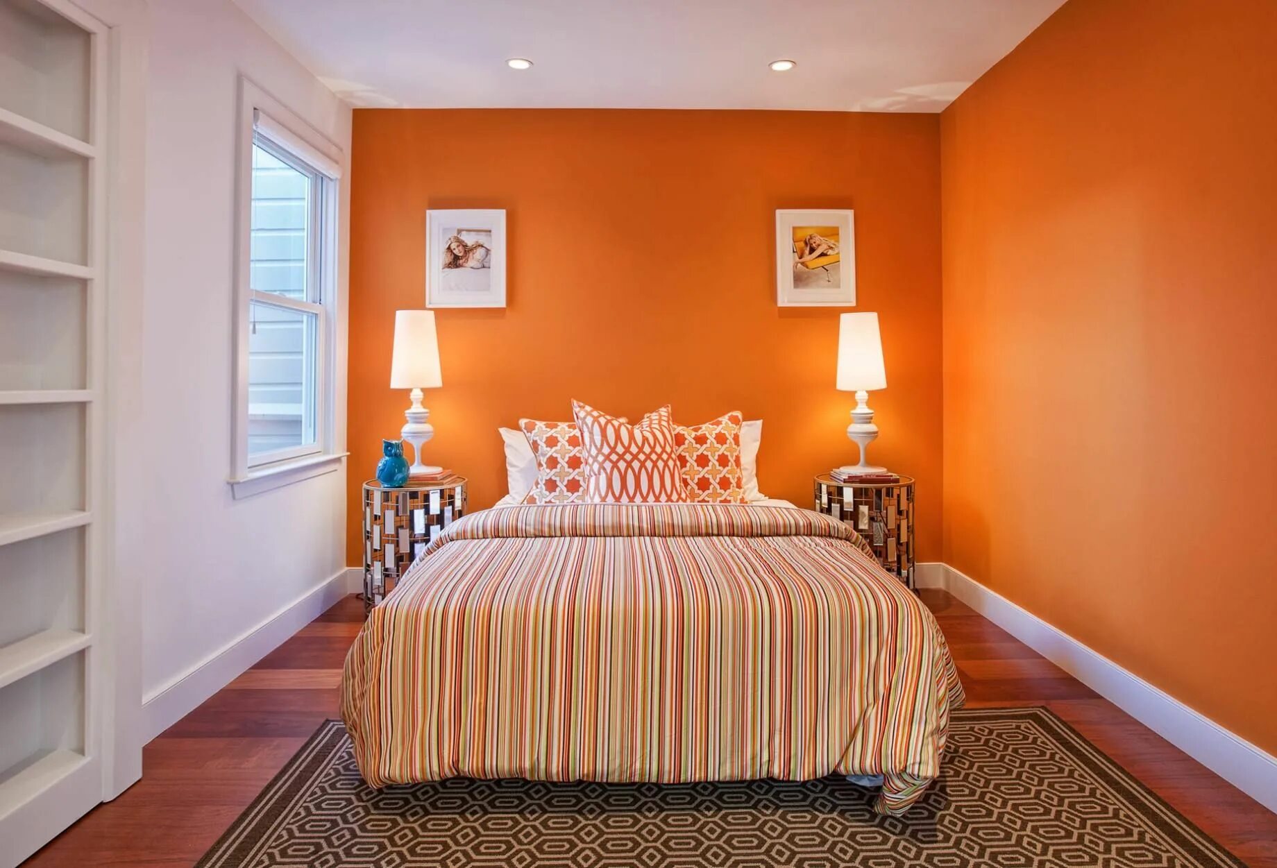 Спальня в оранжевых тонах. Оранжевый цвет в интерьере. Цвет стен в спальне. Комната с оранжевыми стенами.
