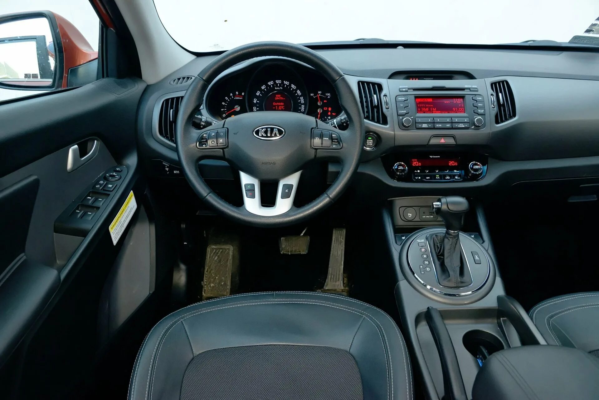Панель киа спортейдж 2012. Kia sportage торпеда. Киа спортейдж торпеда 2012. Панель спортейдж. Kia sportage 2012 панель.