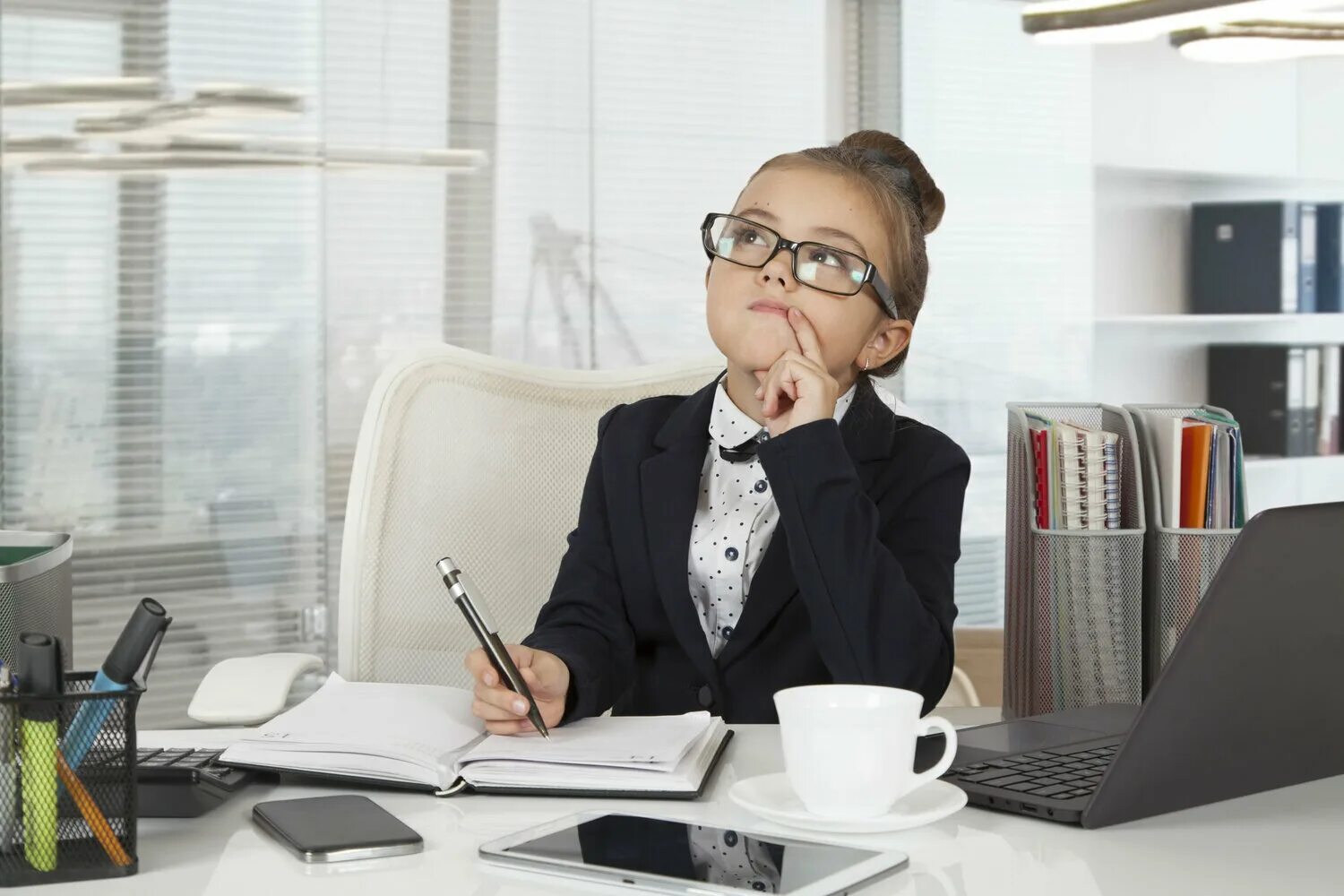 Как устроиться на детскую работу