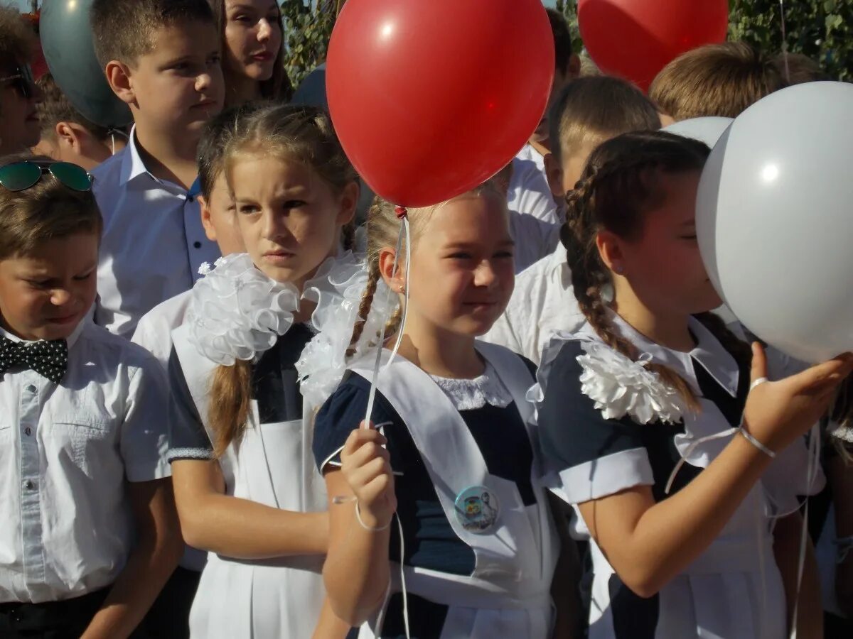 Первая школа Динская. Динской район школа 2. Школа 15 Южный Динской район. Динская школа. Школа 15 динского