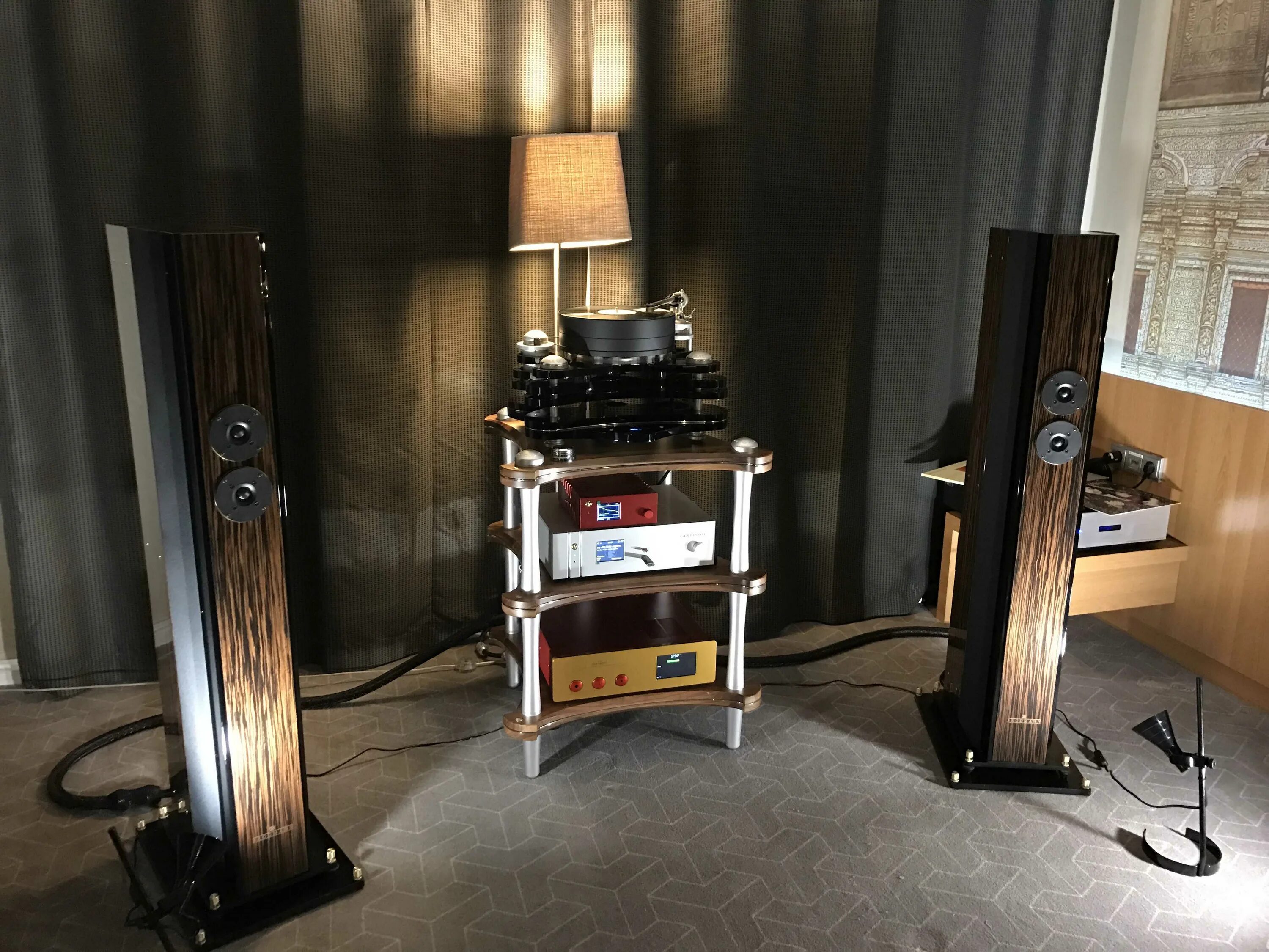 Hi end show 2024. Nobsound Hi-end Hi-Fi 300b. Hi end Audio 2023. Hi-end стримеры. Hi end колонки 1970.