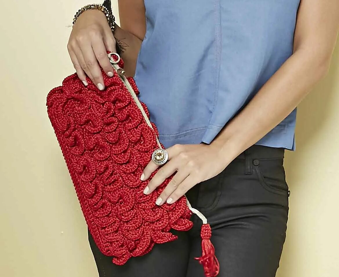 Вязанные крючком клатч. Клатч крючком. Сумка вязаная. Сумка клатч крючком. Сумка клатч крючком.