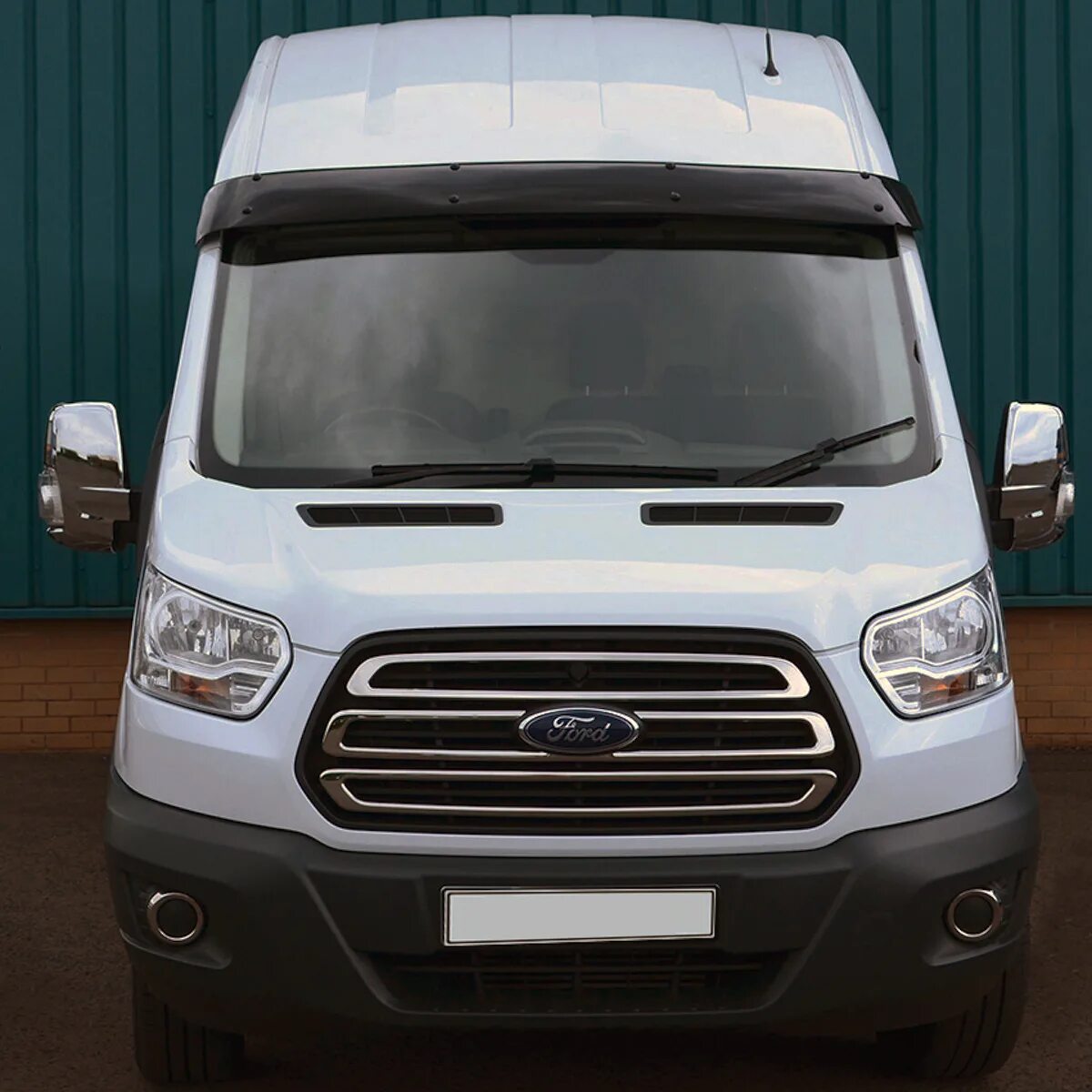 Лобовое на транзит. Козырек Ford Transit. Ford Transit 2014. Козырек на Форт Транзит. Козырек Форд Транзит 2008.