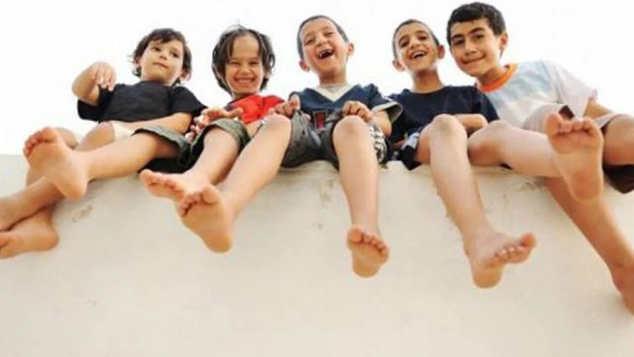 Феет кид. Feet boy тг. Boy feet groups. Giant man soles. Мальчик foot.