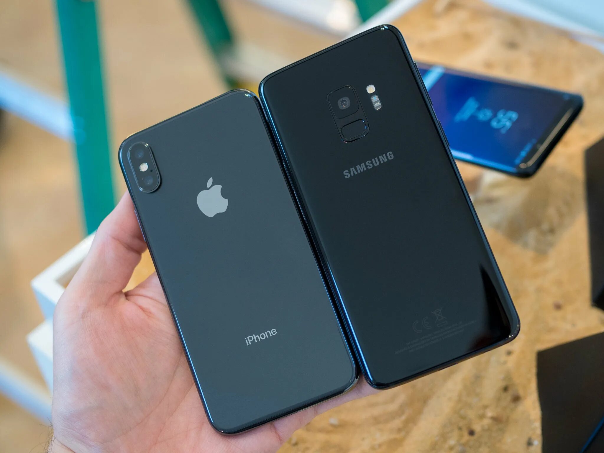 Samsung s9 4. Samsung s9 vs iphone x. Samsung s9. Айфон самсунг 9. Samsung s9 vs iphone 8.