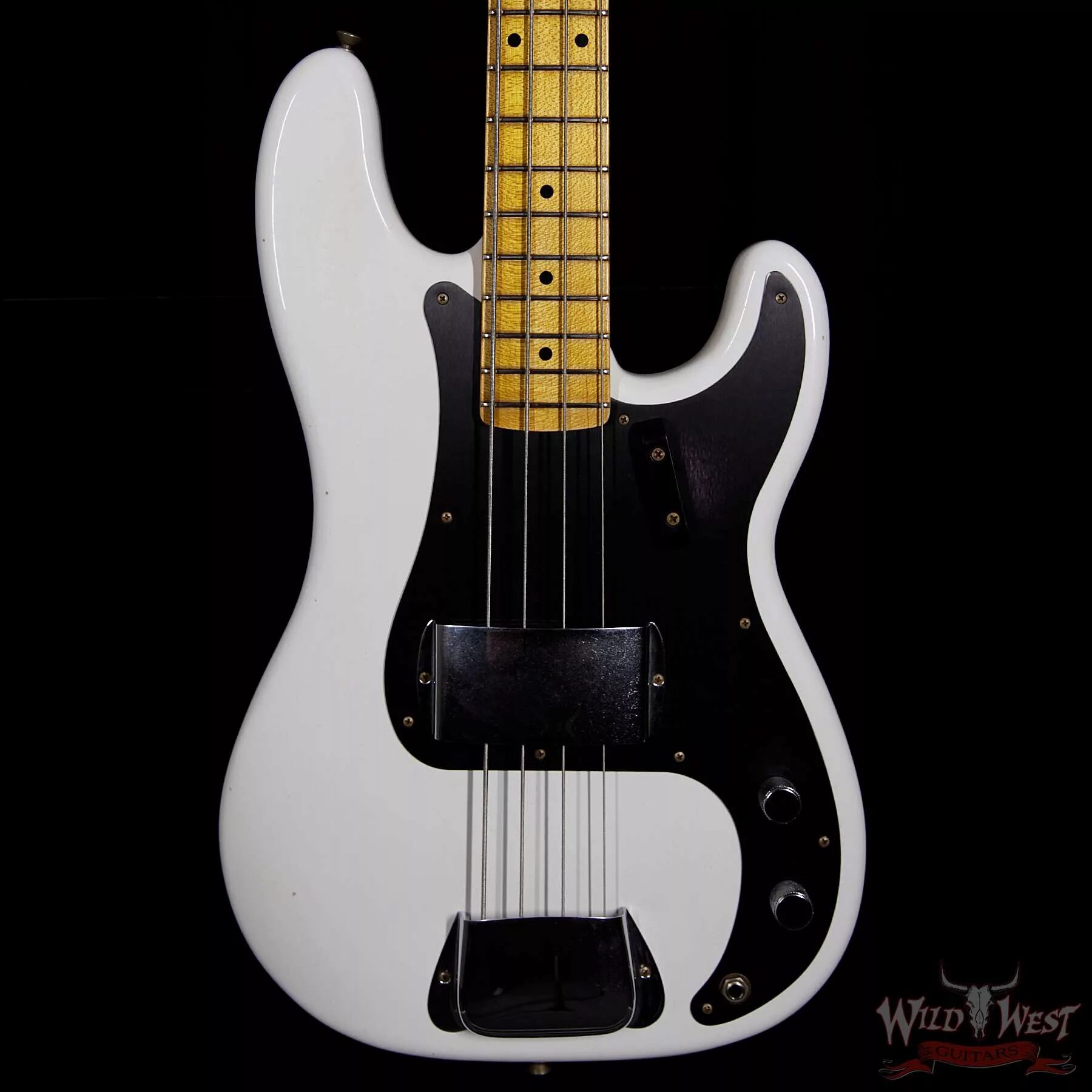 Bass white. Фендер Пресижн бас черный. Fender Precision Bass Black. Fender Jazz Bass - Custom shop Black. Пикгард Precision Bass кастом.