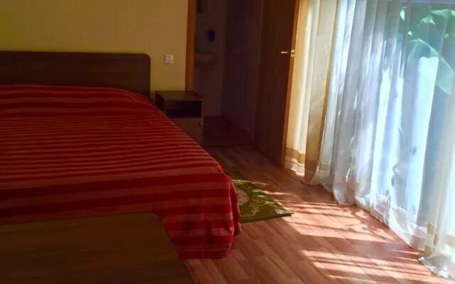 Отель в сочи на грибоедова. Ольгинка ул. Снять комнату черное море. Black sea lounge адлер. Детская комната черноморское крым.