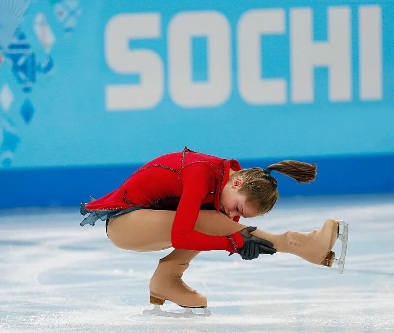 Юлия липницкая. Аделина сотникова. Аделина сотникова олимпиада. Яркие моменты олимпиада сочи 2014. Сочи 2014 произвольная программа.