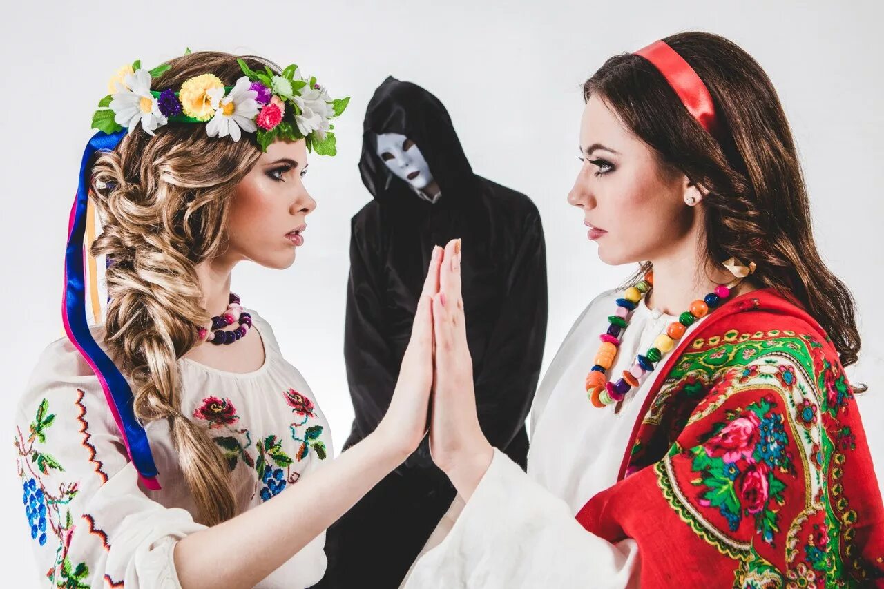 Россия и украина друзья. Украина – это россия. Русские украинцы и белорусы один народ. Россияне и украинцы. Русские украинцы белорусы.