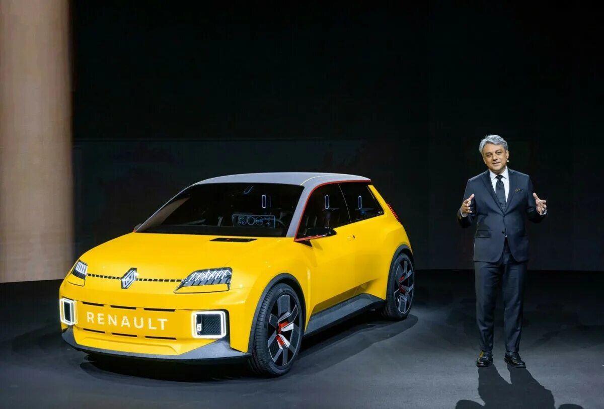 100 renault. Renault r5 Concept. Renault Group. Nouvelle Renault Group. Рено Мобилайз.