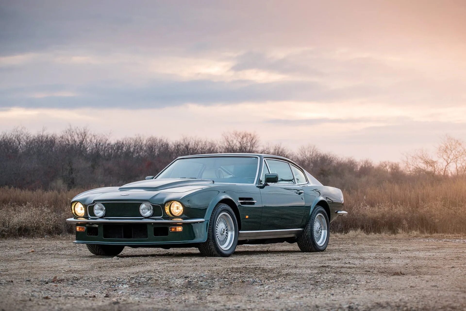 Aston martin v8 vantage. Aston Martin v8. Aston Martin Vantage 1977. Aston Martin v8 Vantage 1977. Aston Martin v8 Vantage 1.