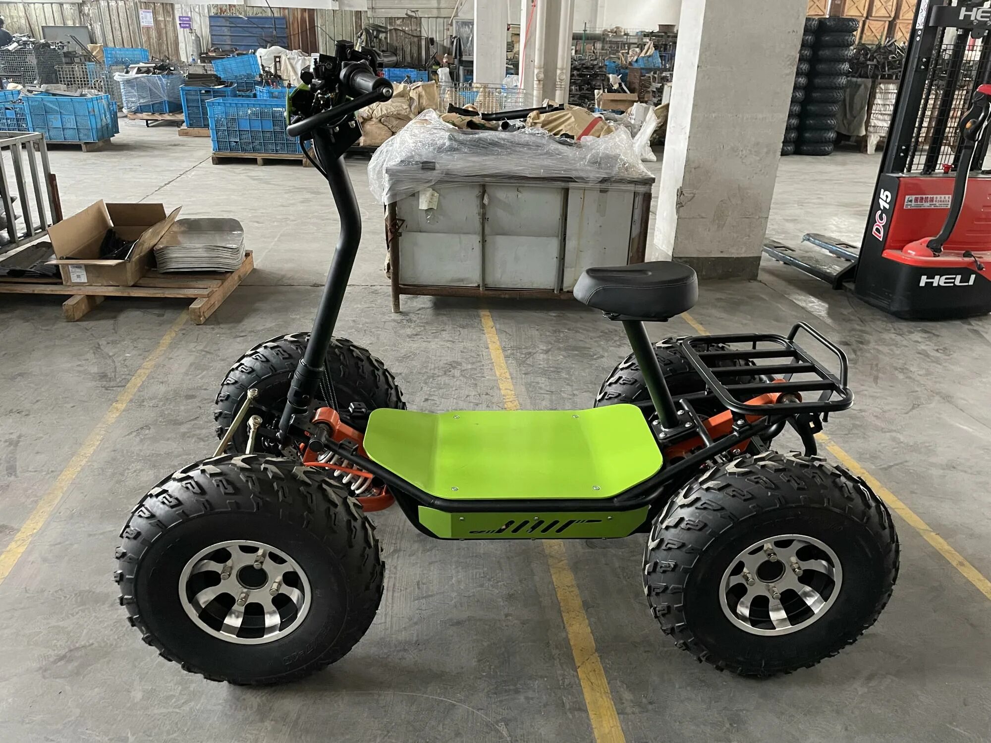 Четырехколесный скутер quadro. Квадроскутеры стоимостью меньше 20000. Скутер квадро 2024. Электрический квадроскутер 4х4. Скутер квадро 4.