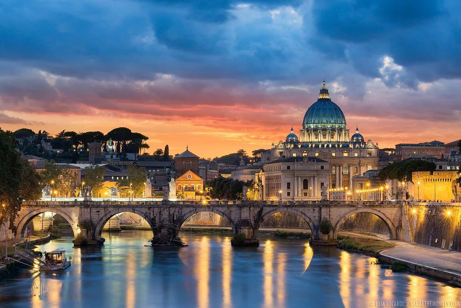 Достопримечательности каждой страны. Италия Рим. Италия город Рим. Рим город достопримечательности. Рим столица Италии.