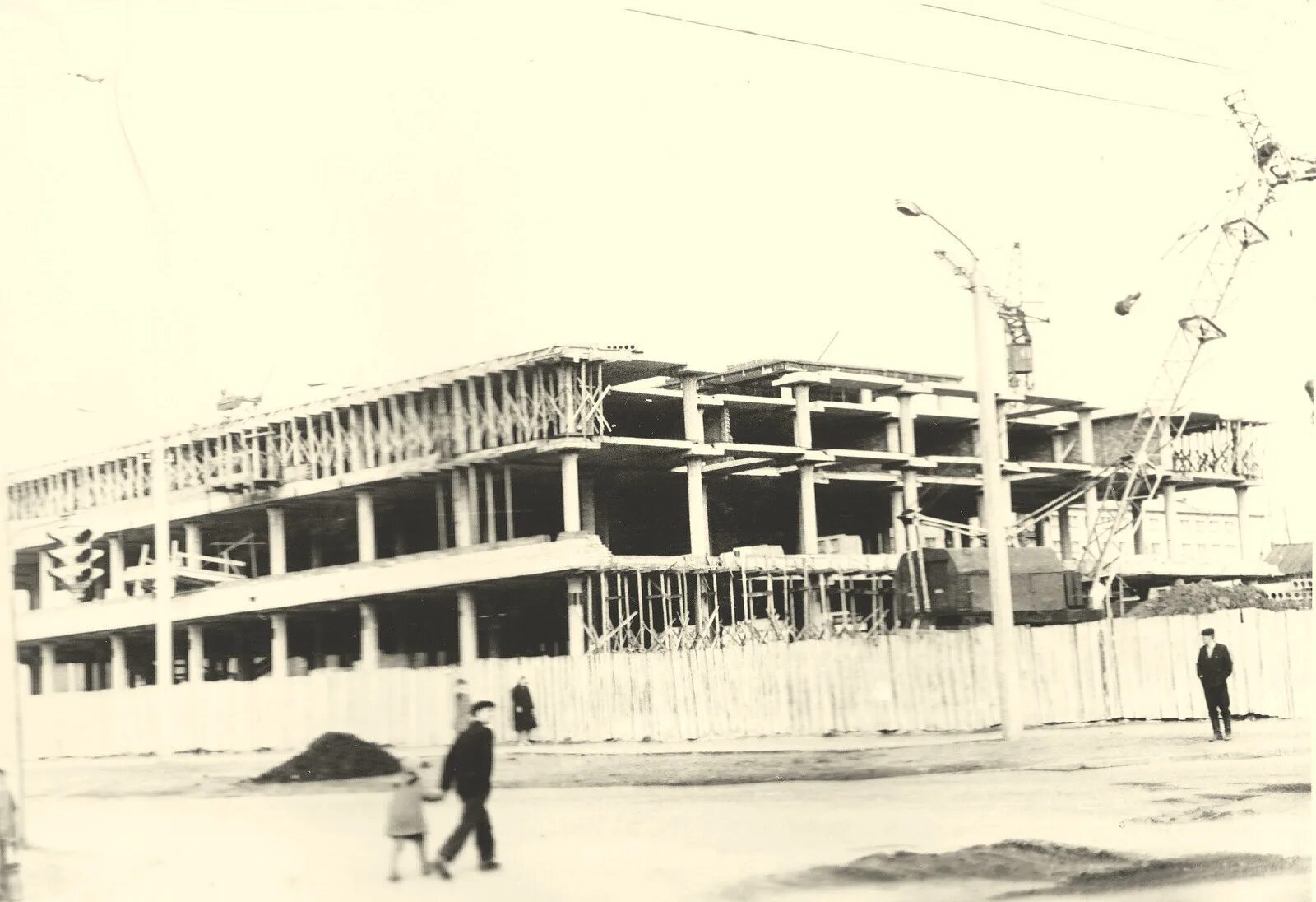 Обком киров. Старый цум киров. киров цум 1990. фотография г.киров старая цум. цум киров 2000 год.