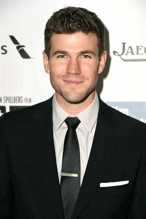 Austin Stowell. Остин Стоуэлл американский актёр. Остин Стоуэлл 2023. Остин Стоуэлл торс.