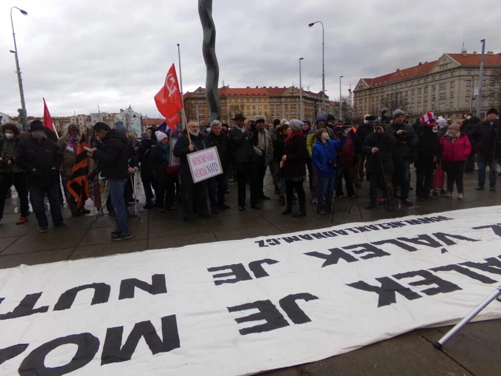 Днр и лнр. Поддержим лнр. Флешмоб в поддержку. Днр россия. Митинги донецкой республики.