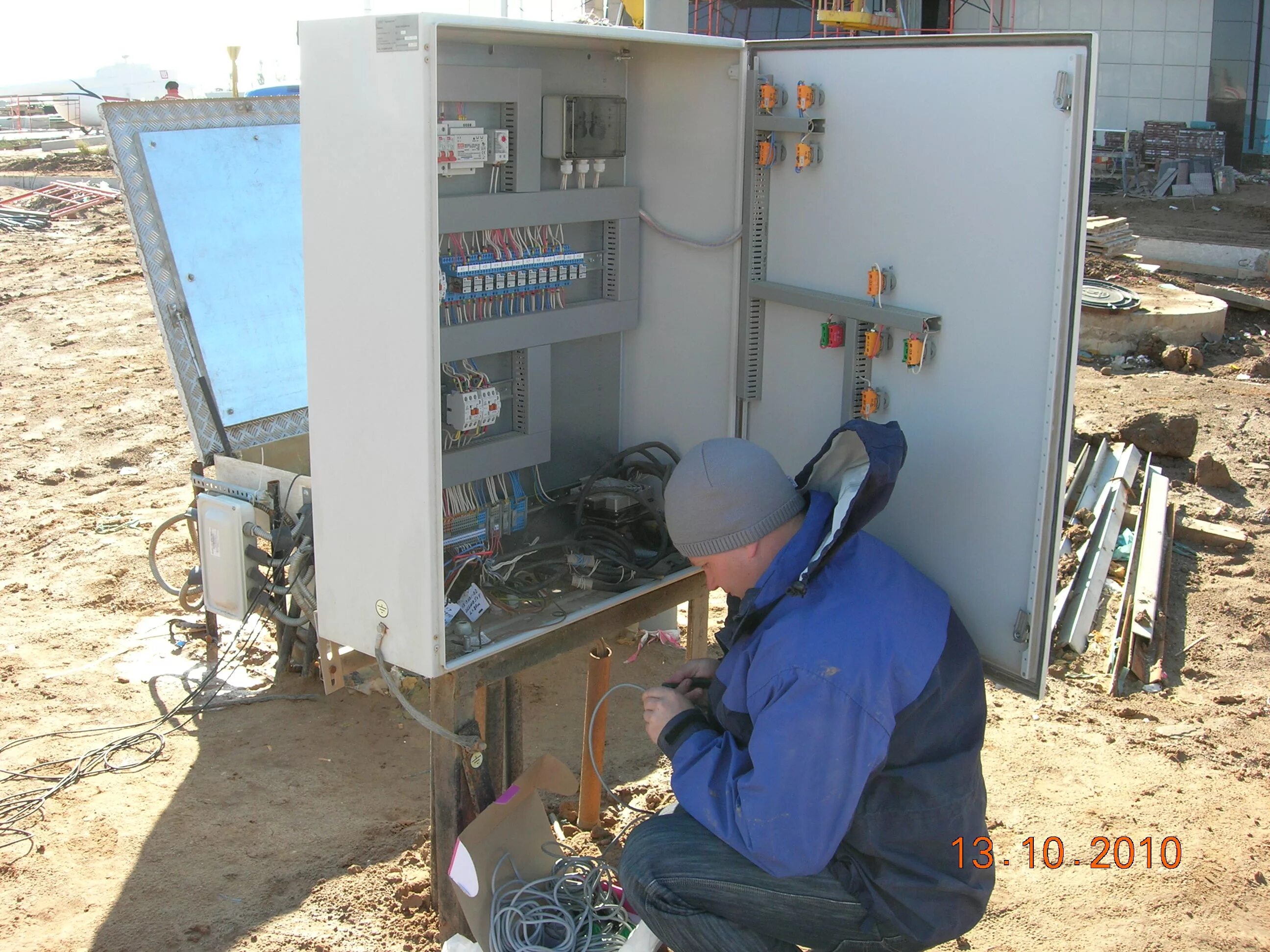 наружное исполнение. кондиционер кцкп веза. оповещатель маяк-220-кпм1. приточно-вытяжная установка уличного исполнения. крун уличного исполнения.