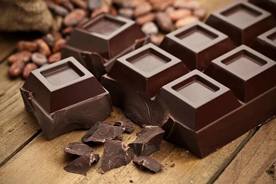 Темный шоколад фото. Полезный шоколад. Твердый шоколад. Искусственный шоколад. Шоколад неизвестных.
