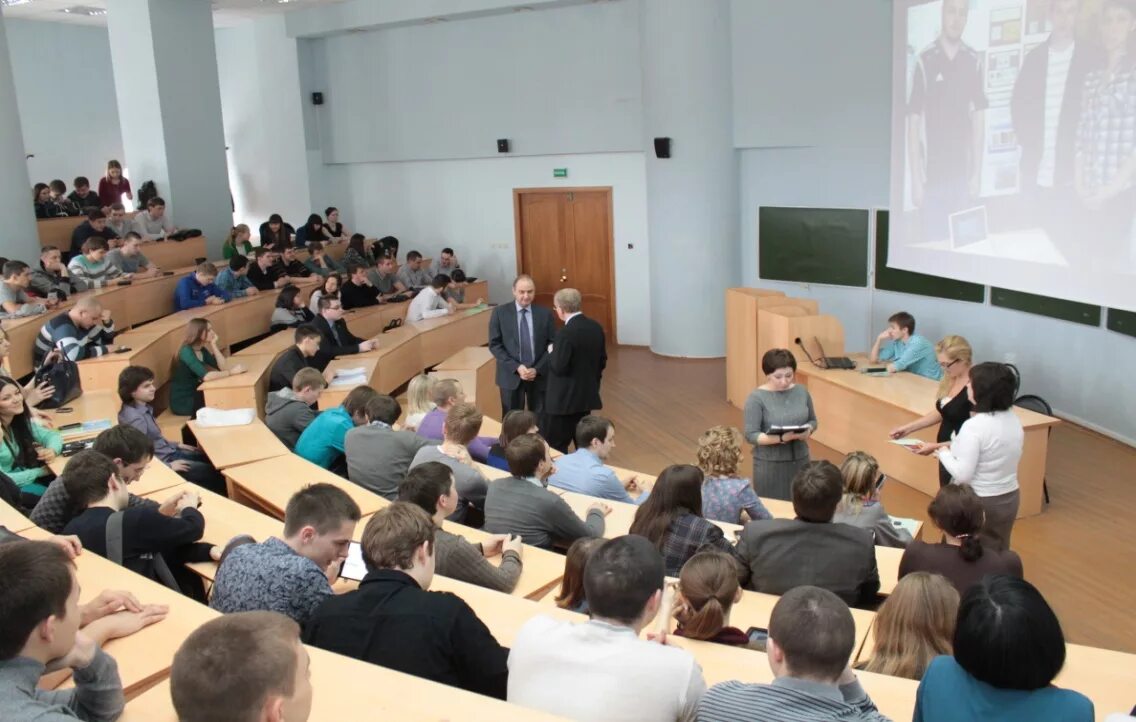 Полковник вахрушев выпуск 1985 год. Ввваиу 1993. Маи специалист. Факультет го. Даугавпилсское высшее военное авиационное инженерное училище.