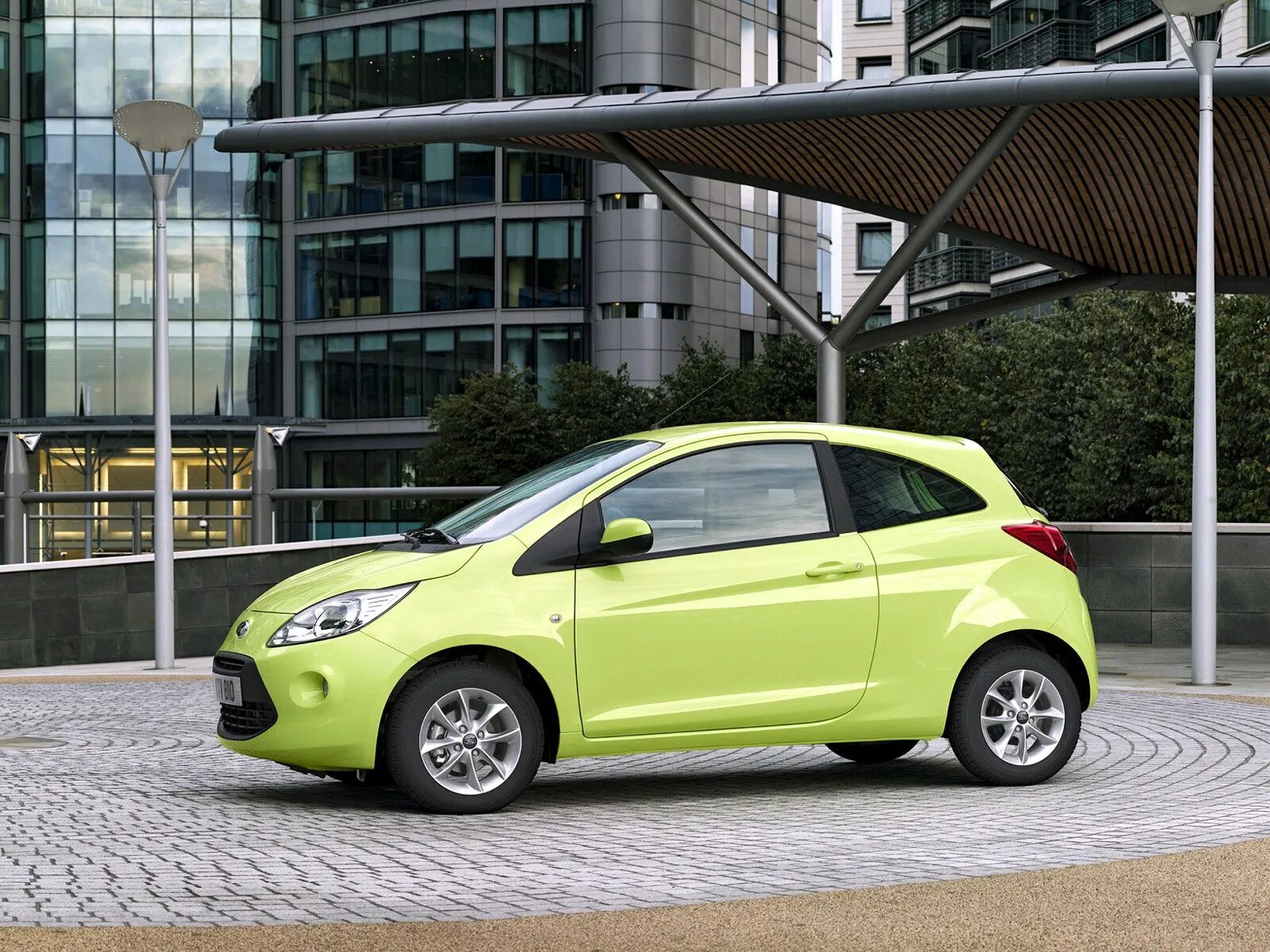 Форд фиеста 3. Smart fortwo автомат. Форд малолитражка. Хорошая машина для девушки автомат. Судзуки женская машина.