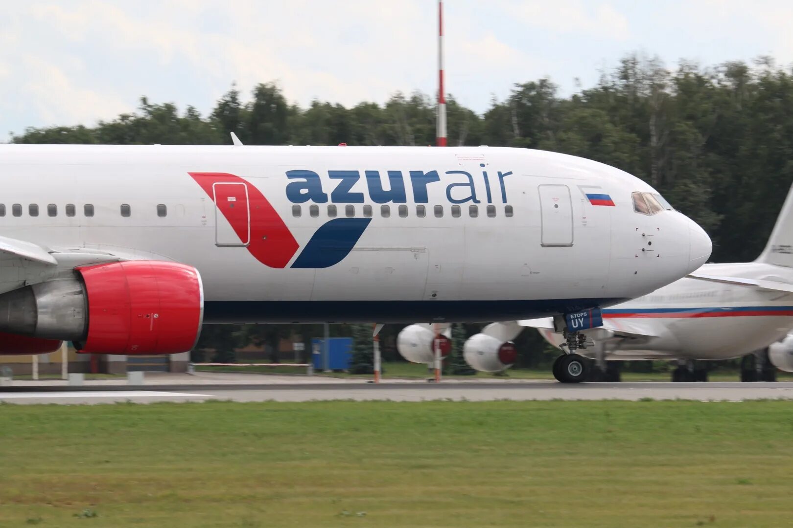 Azur air русский. Азур Эйр а320. Azur Air авиакомпания самолеты. ZF 3501 Azur Air борт. ZF 1005 Azur Air.