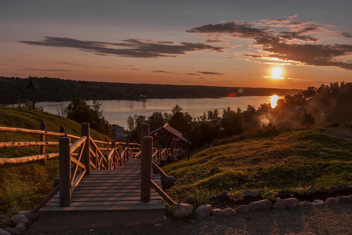 Нижний новгород. Плес на волге ивановская область. Малый вечер. Красивого вечера. Ночной парк санкт-петербург.