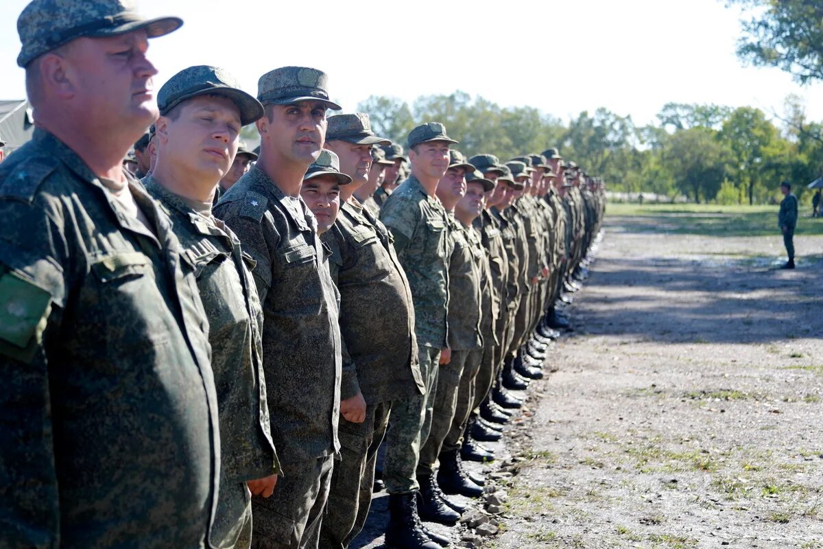 Место сбора военных. СКШУ Восток 2022. Военные Резервисты. Военнослужащие. Военные сборы.