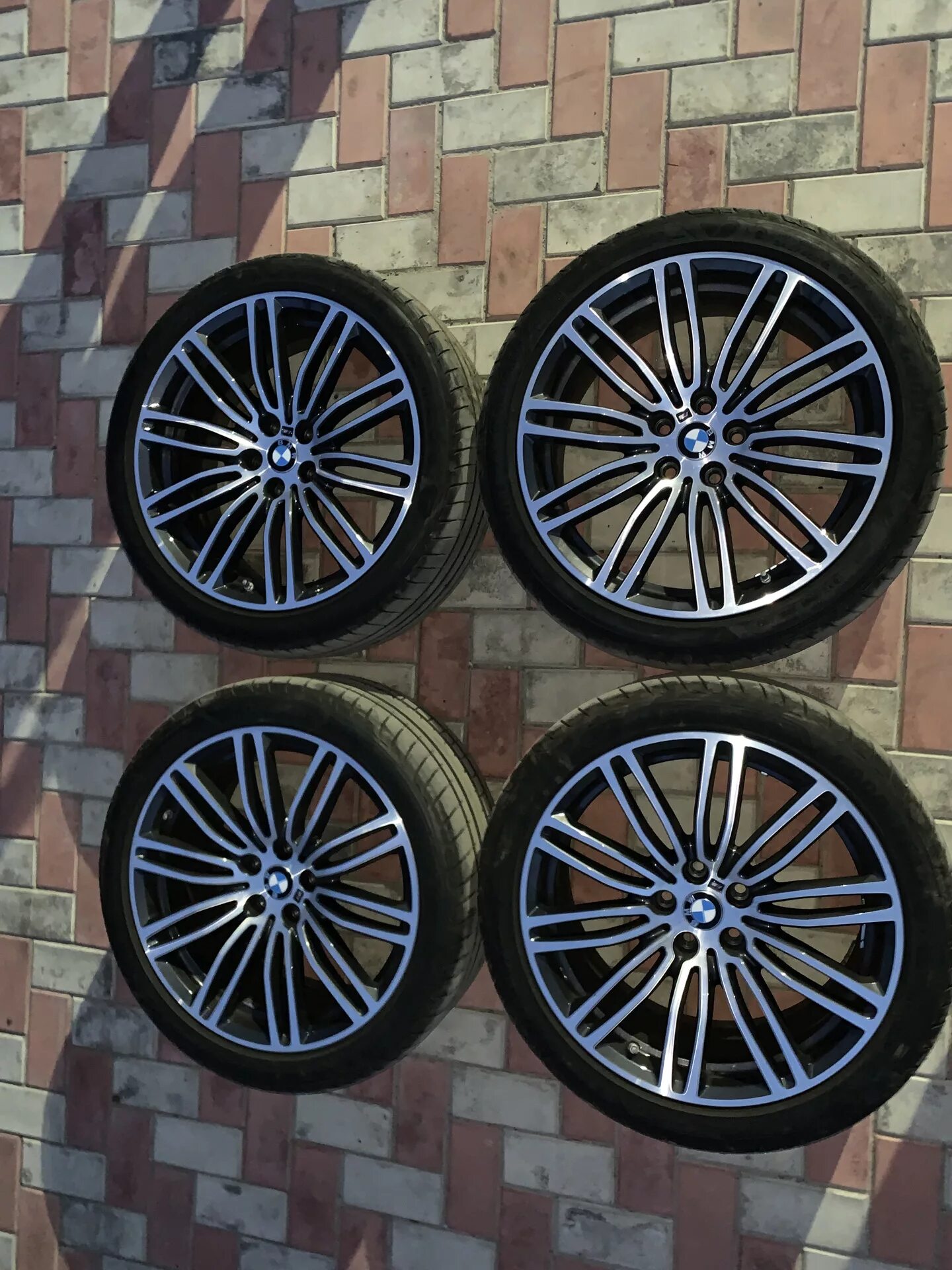 Диск 19 радиус б у. Колесные диски r18 bmw g30. диски bmw g30 r17. bmw g30 колеса r19. диски агрессор бмв g30.