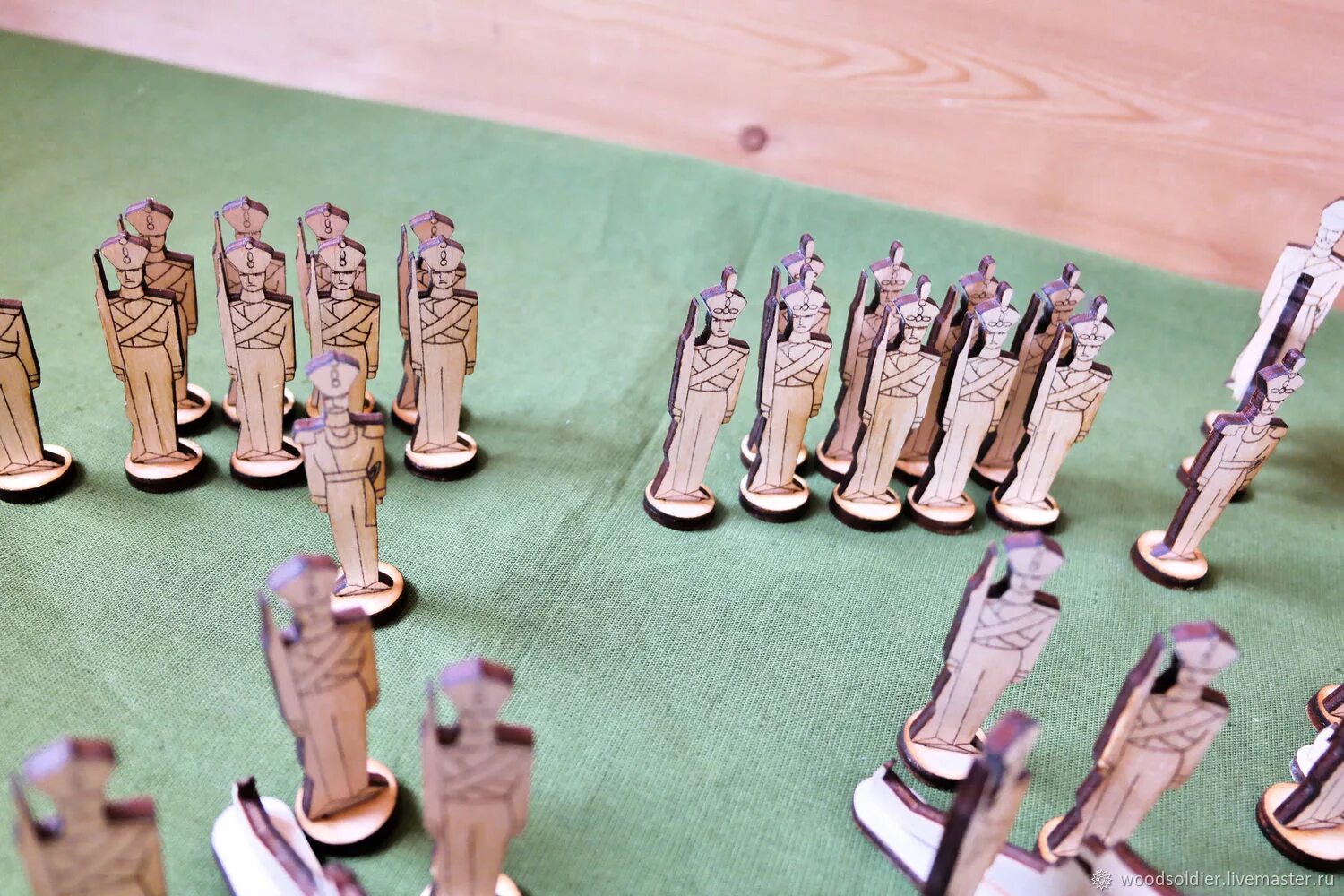 Аква бидс лиса. Схемы для бисероплетения для начинающих. Фигурки человечков для макета. Аква мозаика аквабидс лиса. Бисероплетение плоские фигурки.