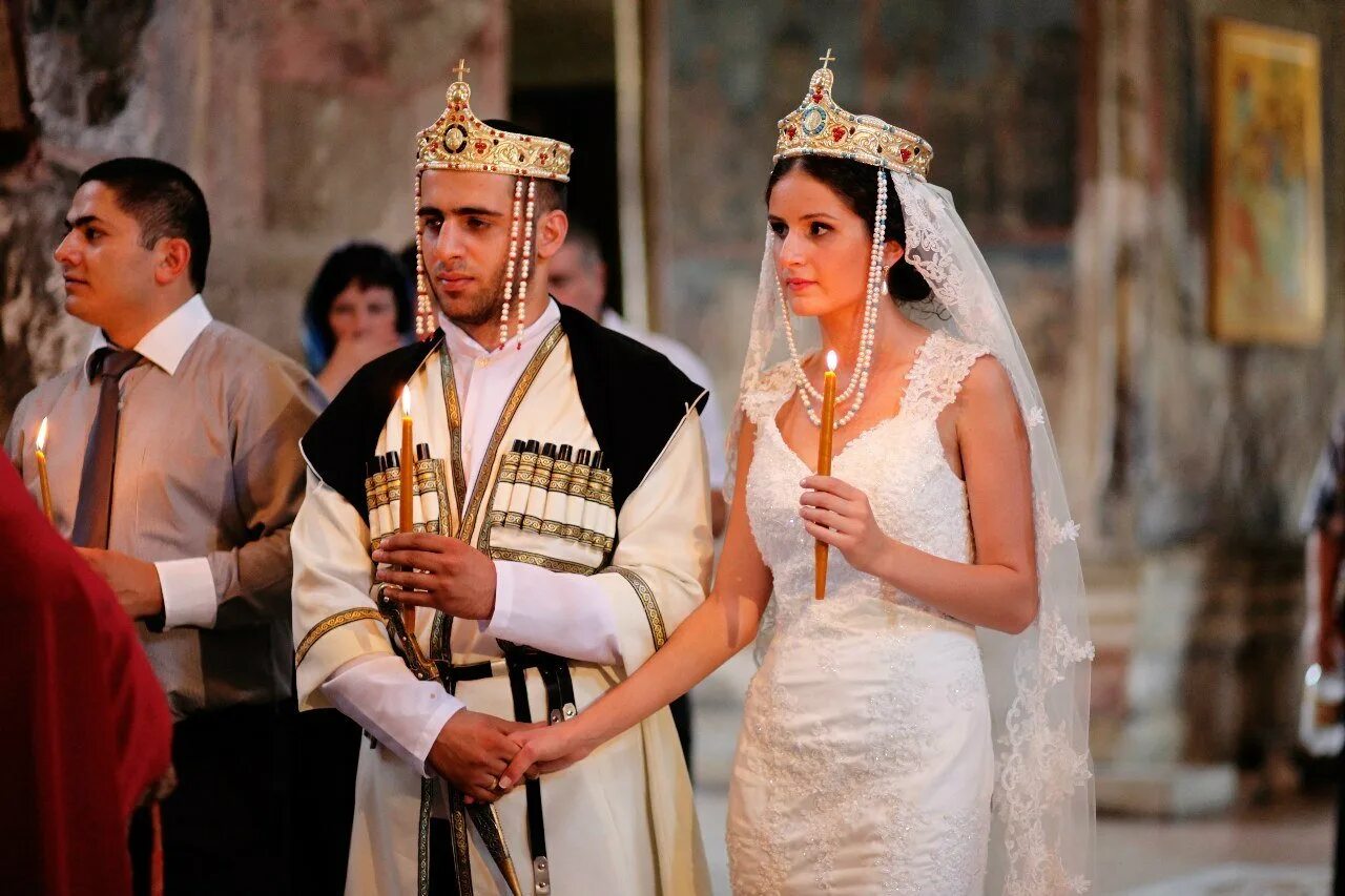 Грузинское венчание. Свадьба армянина и русской. Свадьба русского и армянки. Каринэ паронянц армянская свадьба. Грузинская свадьба.