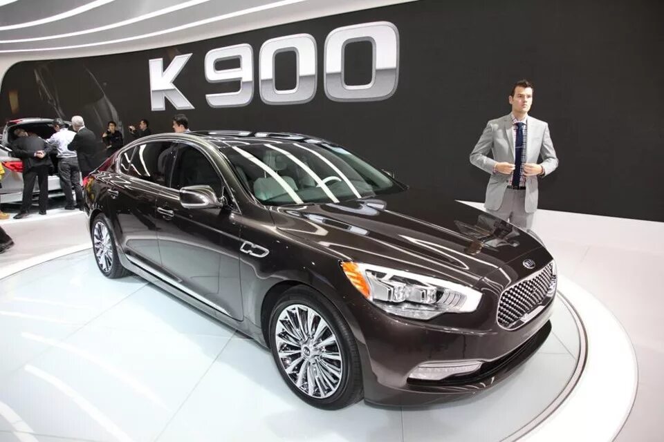 Есть премиум класса есть. Kia quoris (к900). kia k900 седан (premium). киа к 900 премиум. новая киа к900.