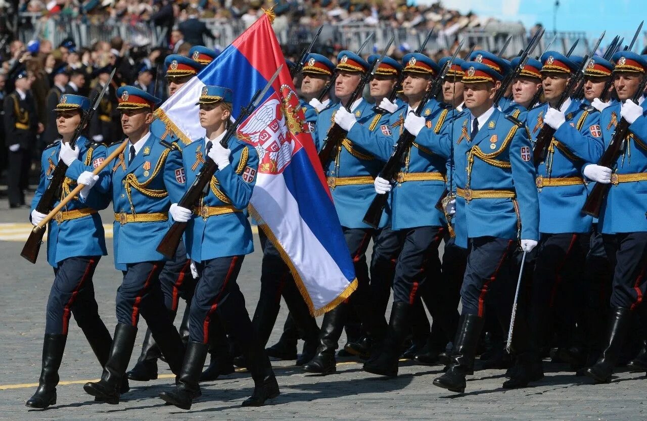 Военный парад в россии. Сербы на параде Победы 2015. Сербы на параде Победы 2020. Сербия на параде Победы в Москве. Войска на параде Победы.