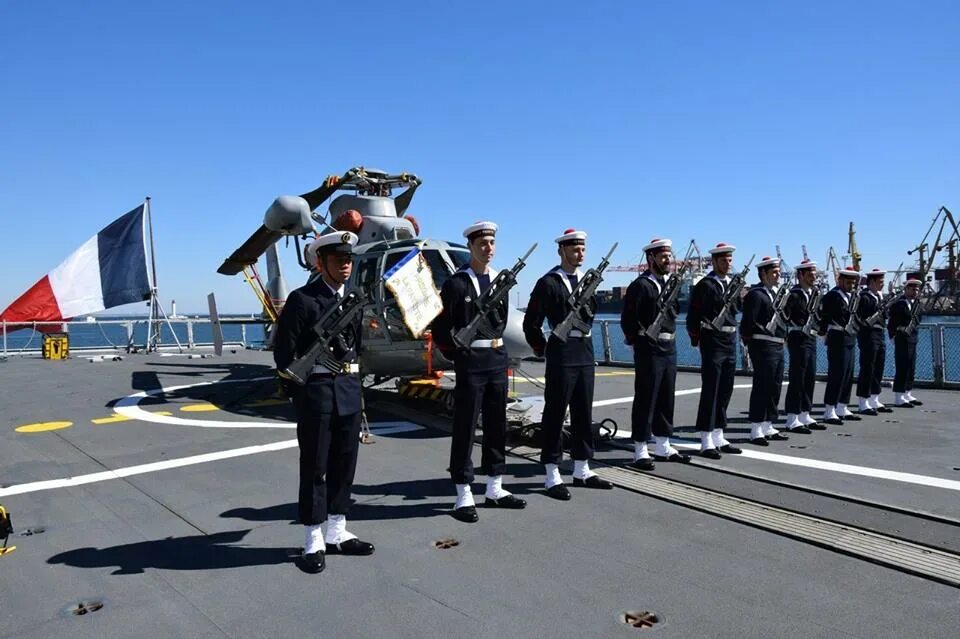 ВМС Франции моряки. Французские ВМФ. Французский военно морской флот. Франция военные моряки.