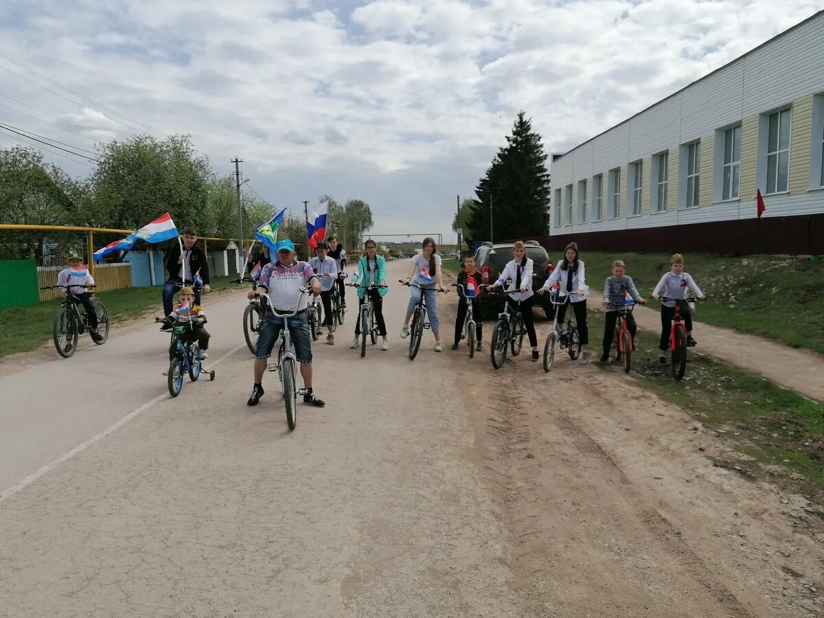 Новое мансуркино чудесная долина. Новое мансуркино чудесная долина. Дуслык село. Новое мансуркино чудесная долина. Мечеть в новое мансуркино.