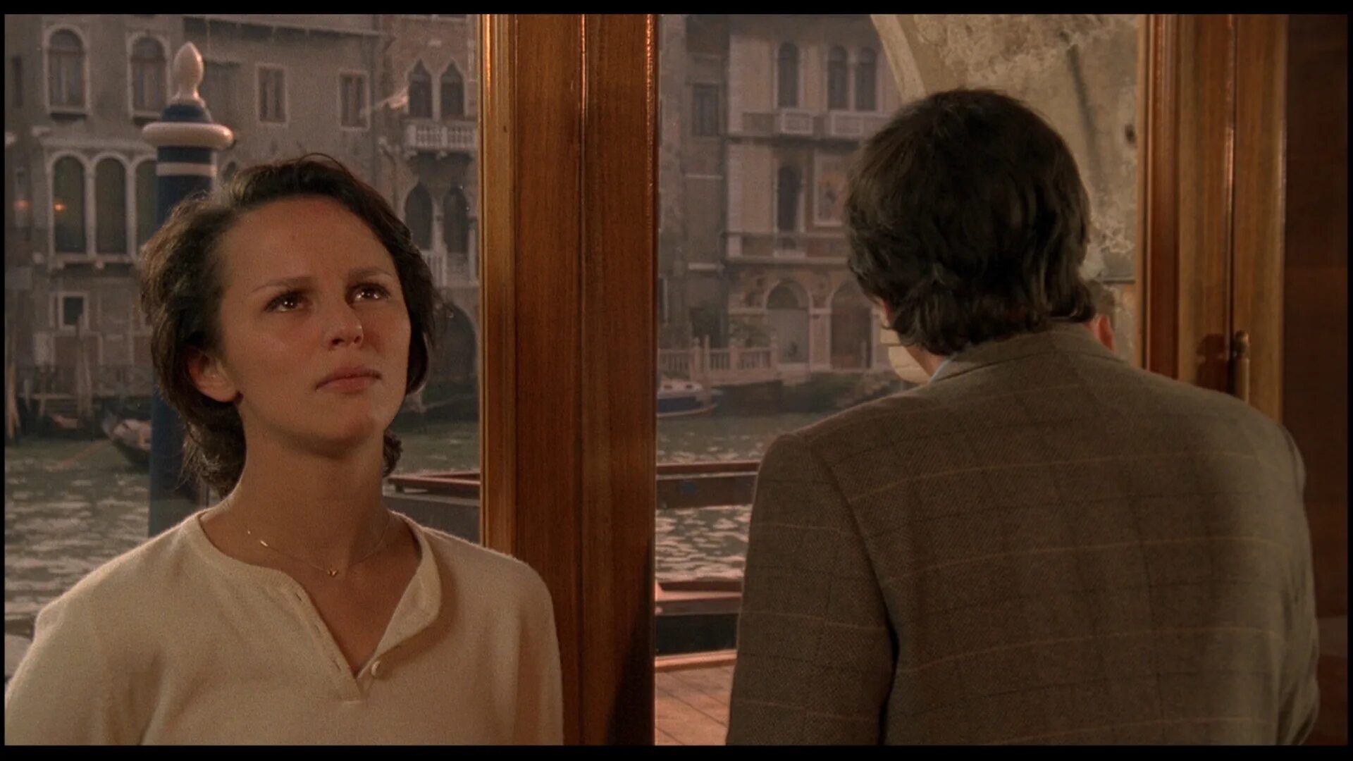 Идентификация женщины. Идентификация женщины 1982 кадры из фильма. Фильм покаяние антониони. Идентификация женщины. Даниэла сильверио в фильме идентификация женщины.