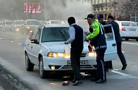 Китайский автомобиль загорелся на ходу