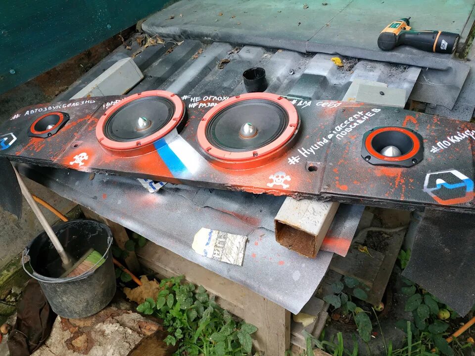 20 динамик в полку хендай акцент. Овалы на тыл. Тыл в седане автозвук. Ваз 2114 автозвук 2 12. Задняя полка автозвук 4 20.