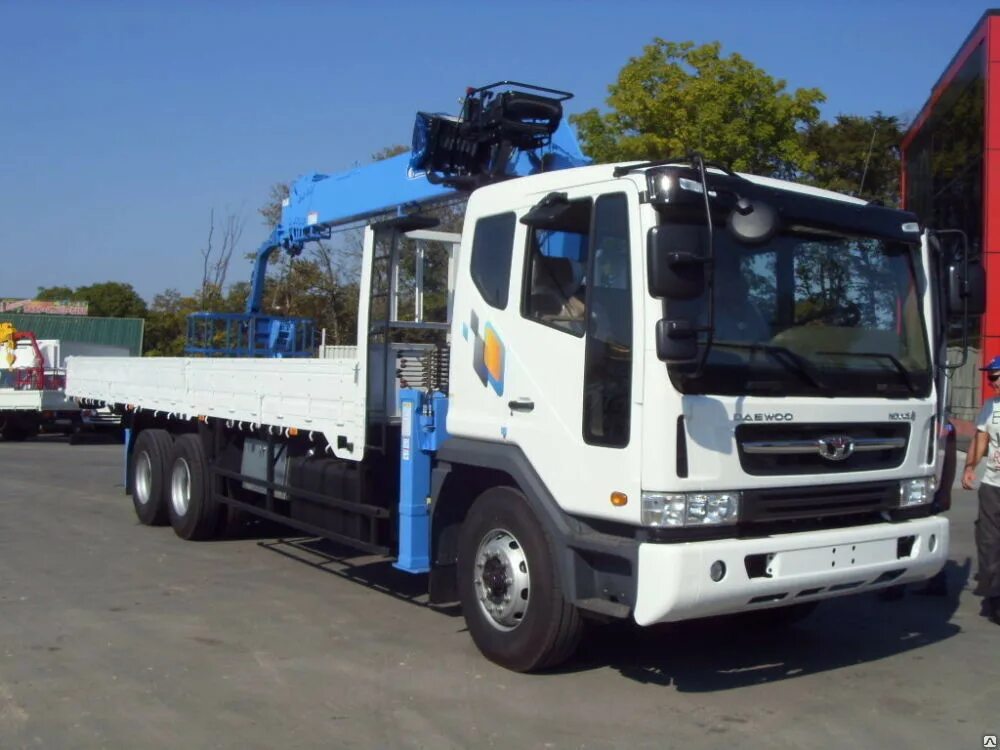 Манипулятор мытищи. Daewoo novus 10 тонн. воровайка дэу новус. daewoo novus кран манипулятор. daewoo novus 10 тонн стрела.