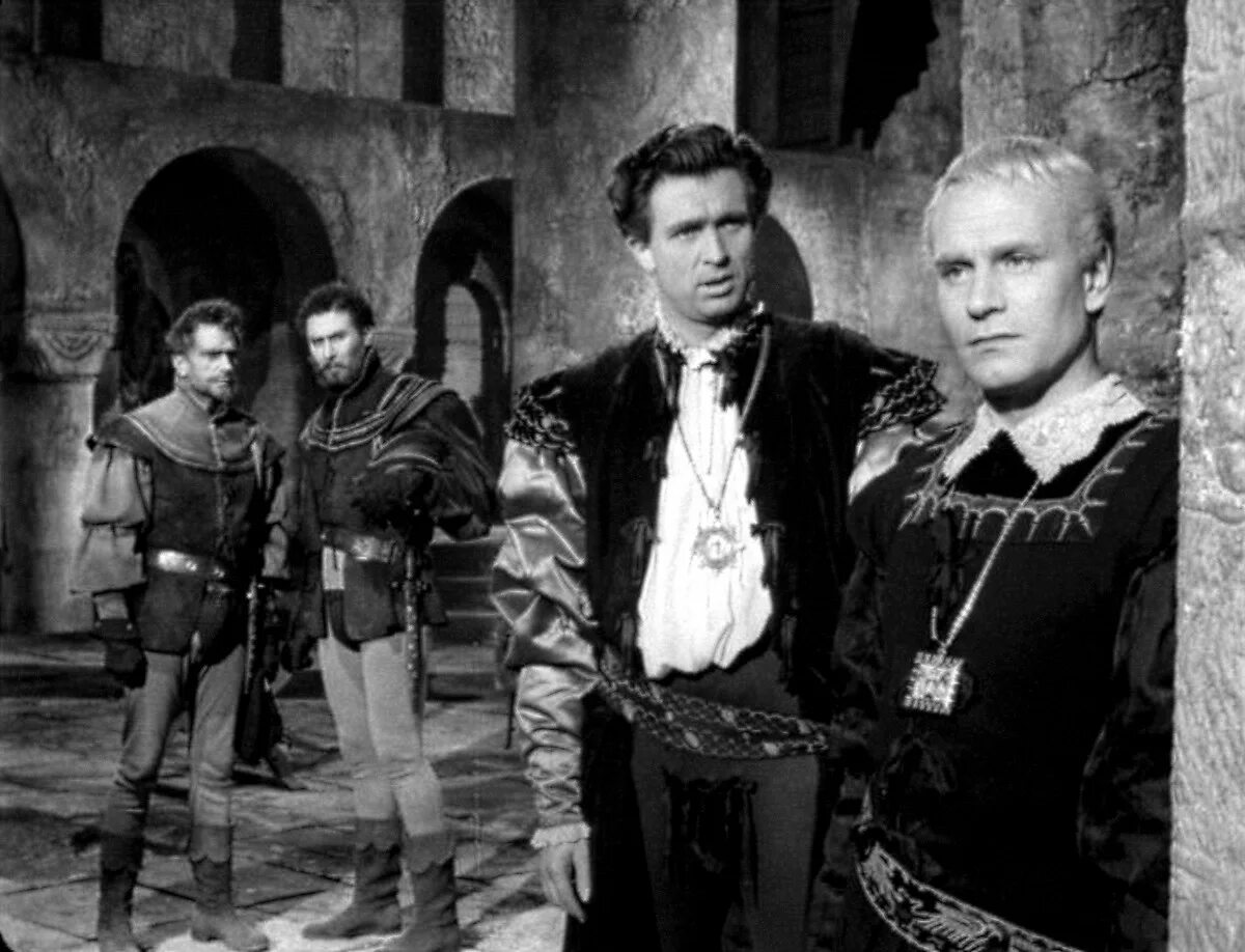 Гамлет бедный йорик. Гамлет (г. Гамлет козинцев. Гамлет фильм 1964. Гамлет кочарли.