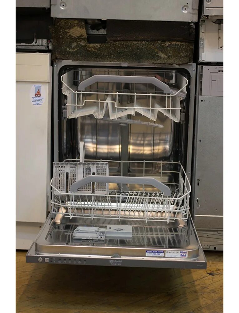 Купить посудомоечную бу. Посудомоечная машина посудомоечная машина Ariston 2007 года. Посудомоечная машина Хотпоинт Электролюкс. Вертикальная посудомоечная машина. Сломалась посудомойка.