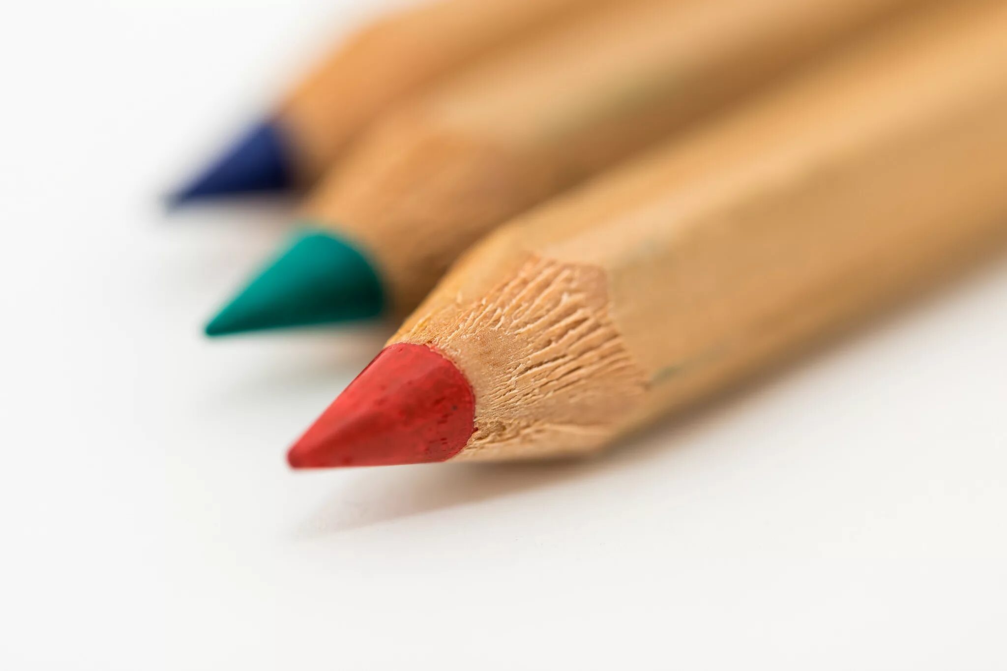 Рисование карандашом. Карандаши цветные. Рисовальные карандаши. Нарисовать карандашом.