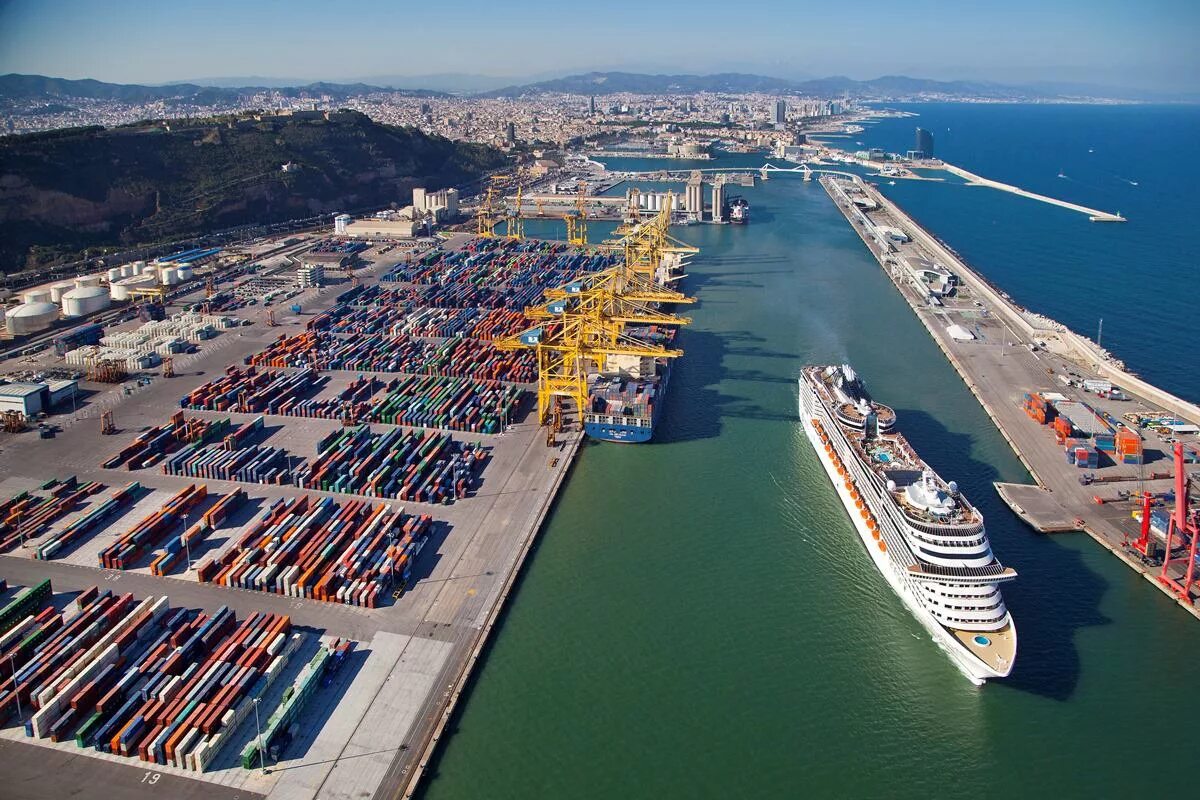 Нестандартные порты. Балтимор морской порт. Порт Барселона Испания. Порт Йокогама. Морской порт Лагос.