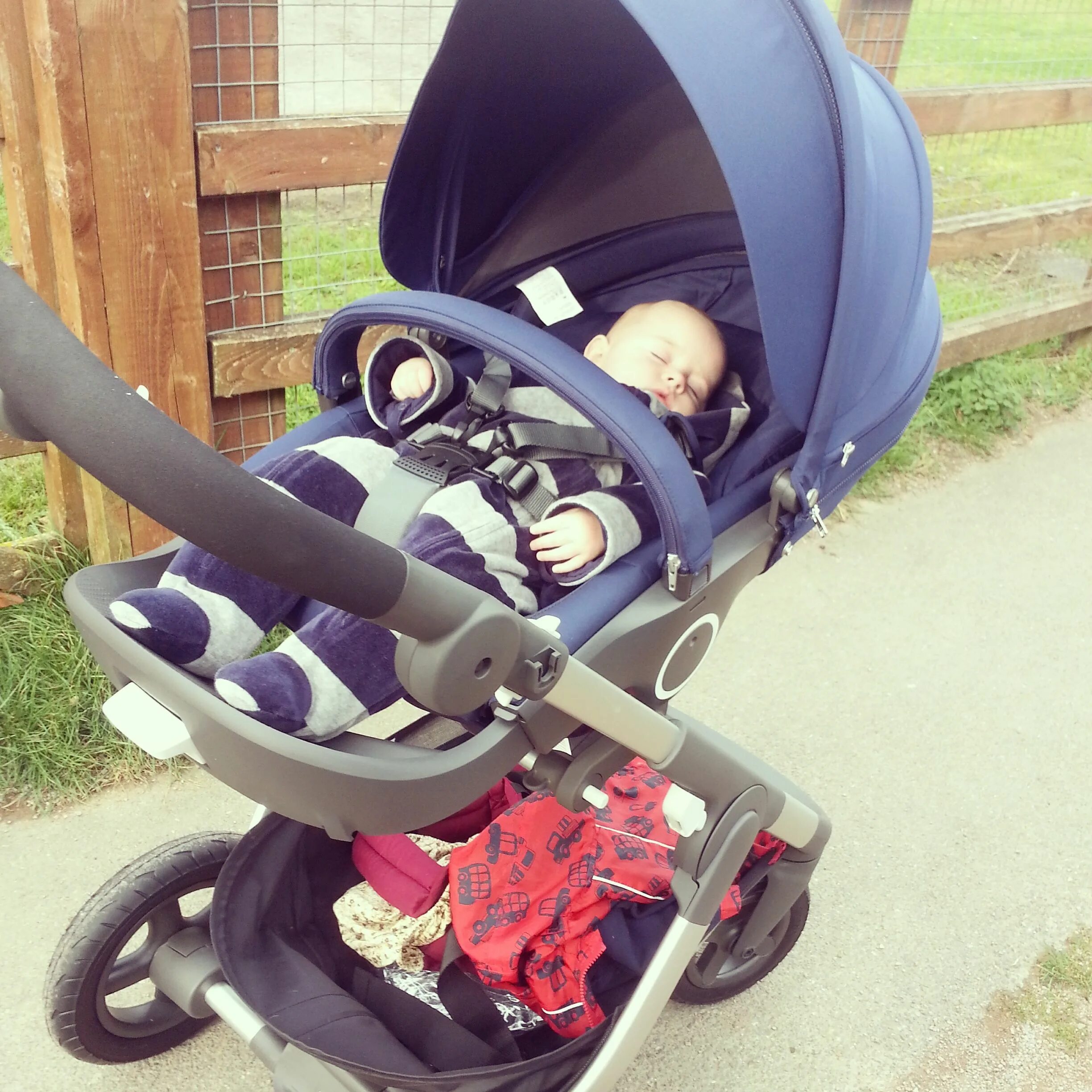 С какого возраста можно прогулочный блок. Прогулка stokke trailz. stokke trailz прогулочный блок. stokke trailz прогулочный блок гамак. прогулка стокке трейлз.